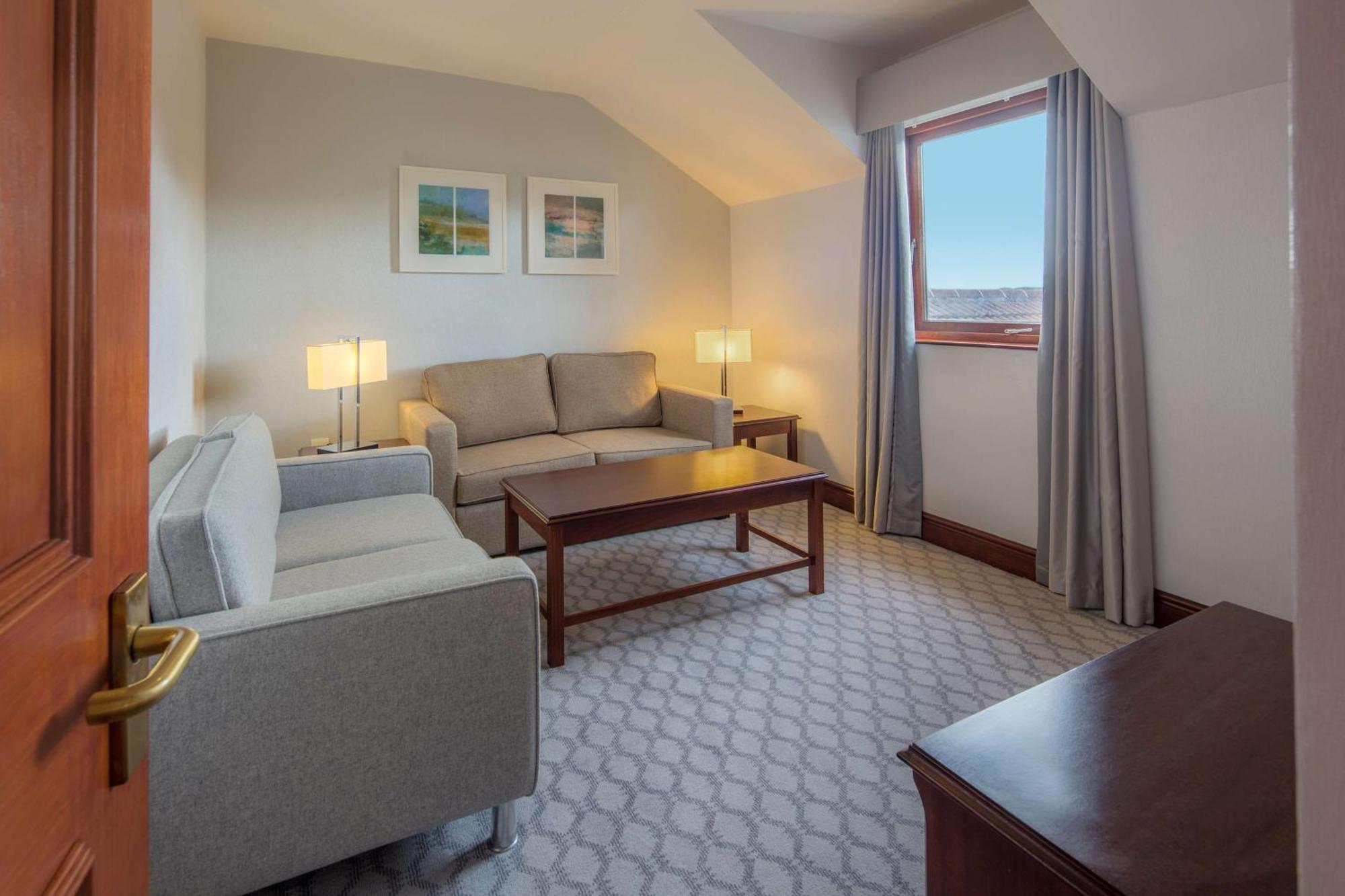 Hotel Hilton East Midlands Airport 4*