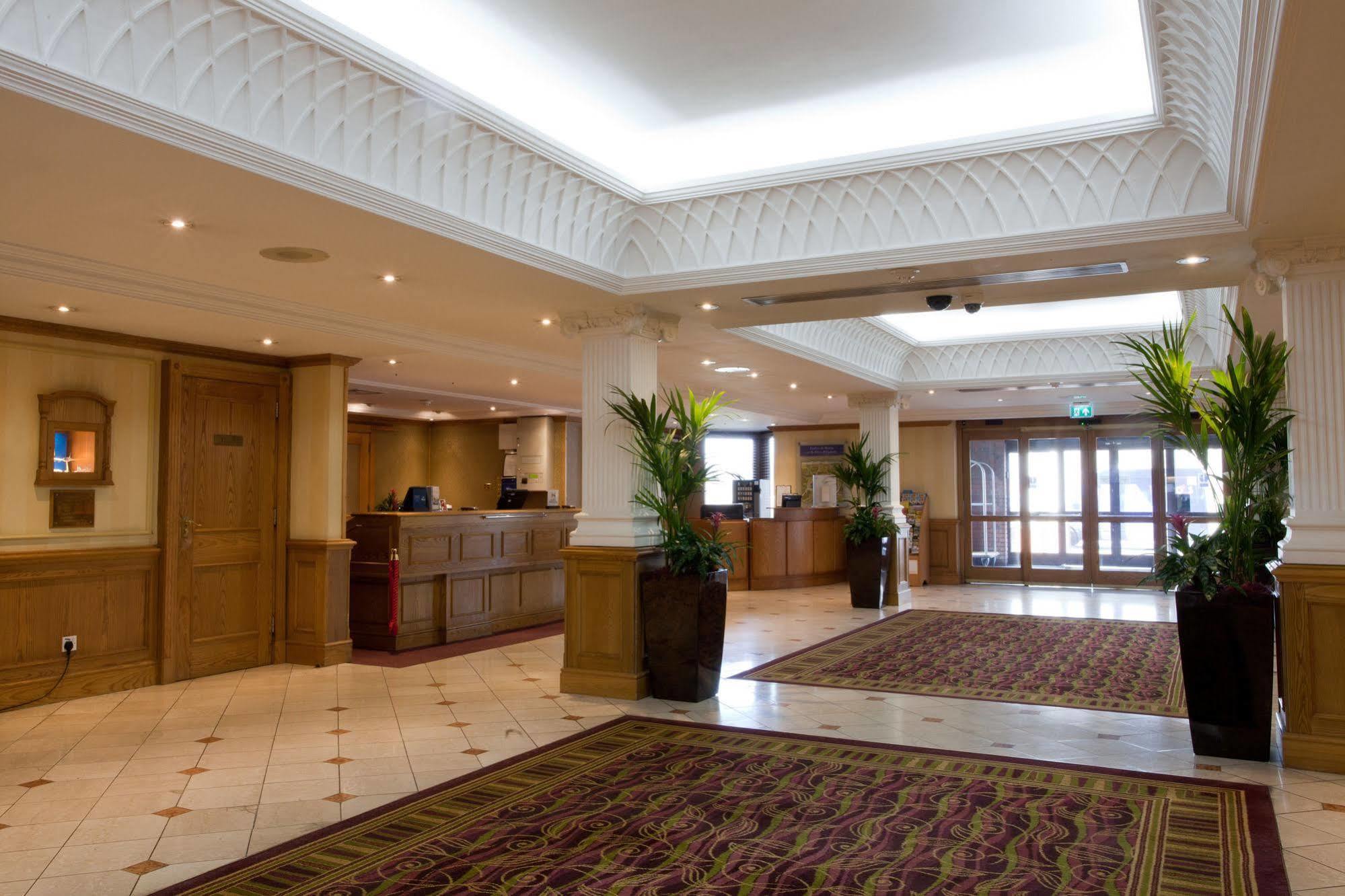Hilton East Midlands Airport 4*